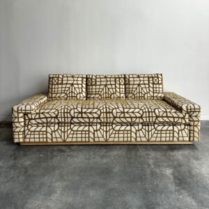 Hardcastle floor model